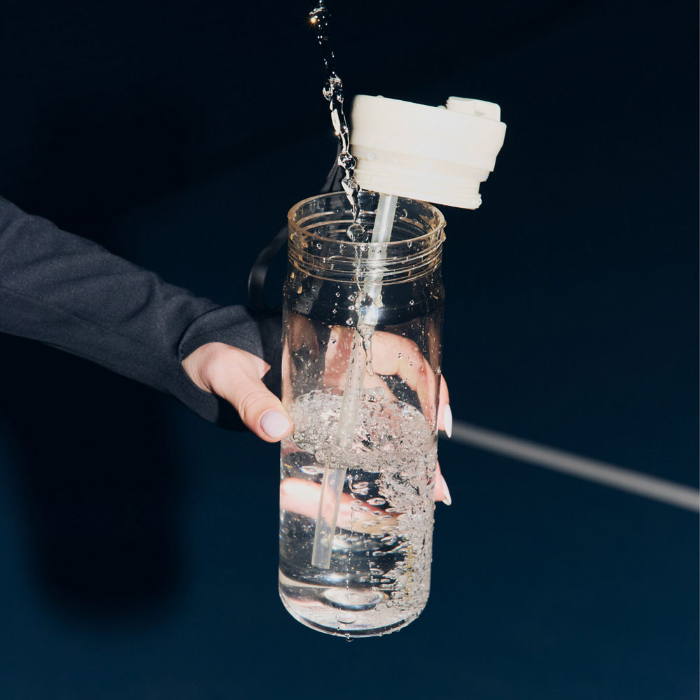 28oz-dualsip-plastic-bottle-j1 bevt0009_contigo_2225975_dualsip_28oz_oatmilkplastic_atf6